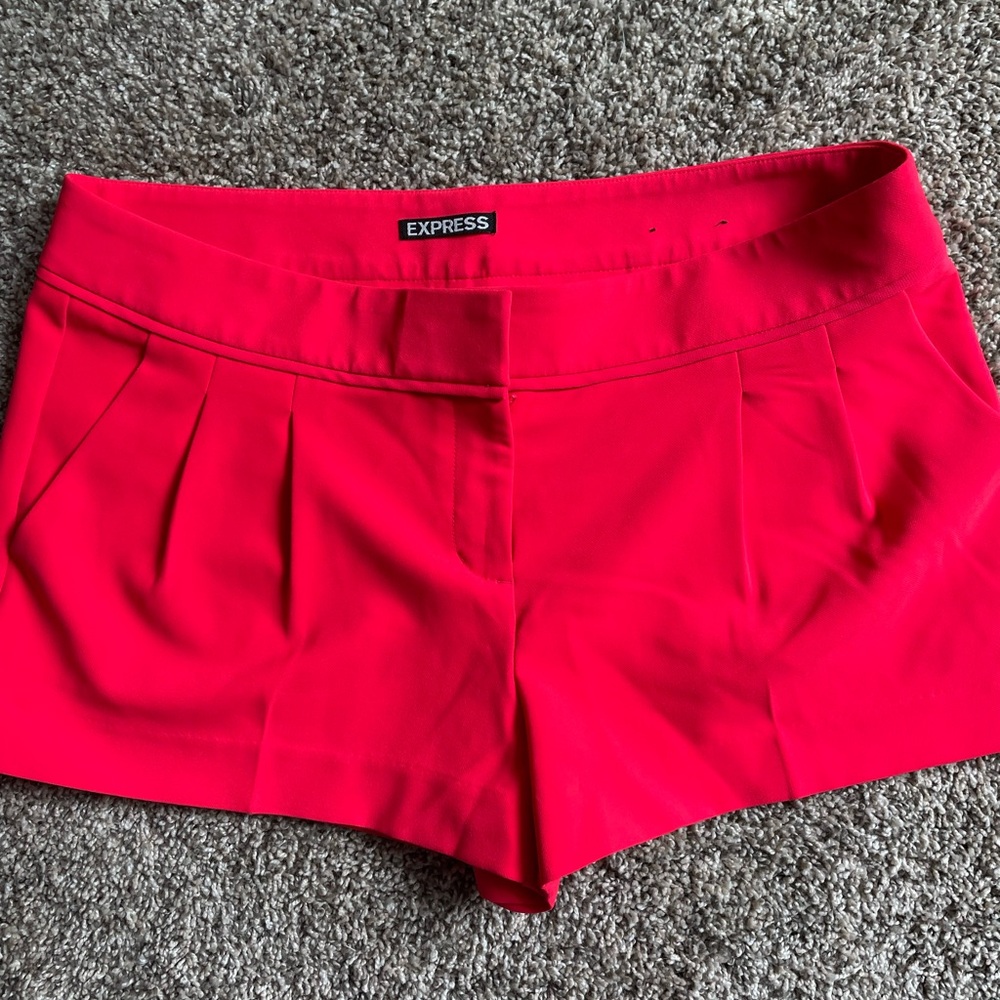 Express Woman’s Hot Pink Shorts in Sz 8 in gently used condition